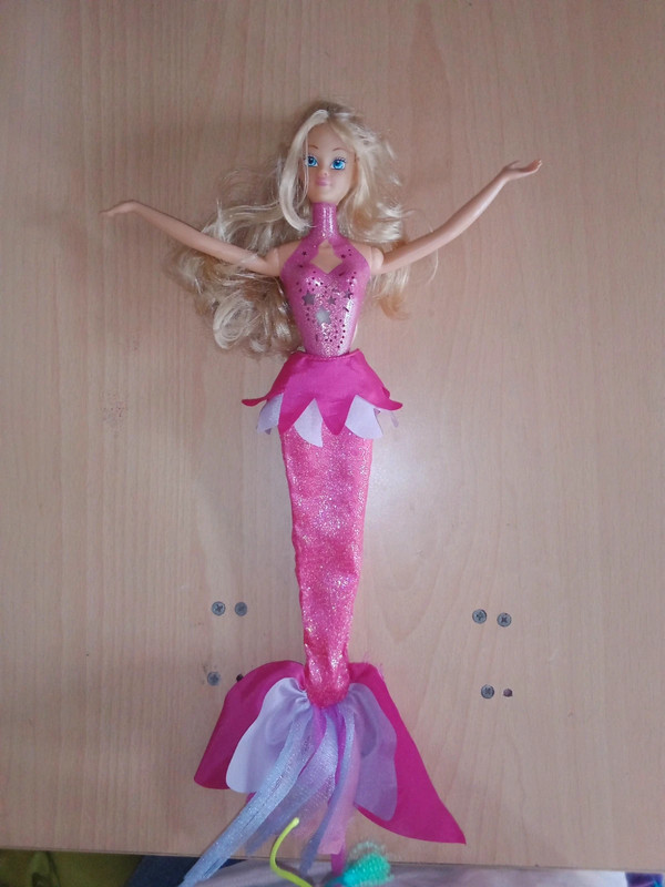 Barbie sirena 2024 rosa