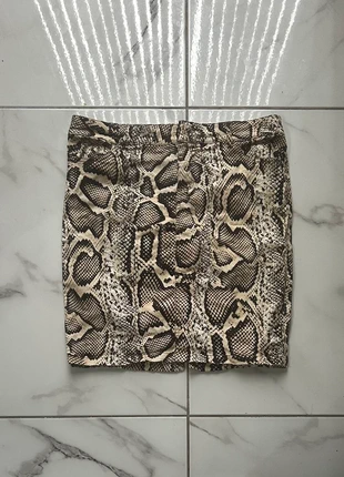 MiniGonna Zara Pitonata Taglia L, marke: Zara, zustand: Sehr gut, größe: L / 40 / 12, 5,00 €, 5,95 € inklusive Vinted-Käuferschutz