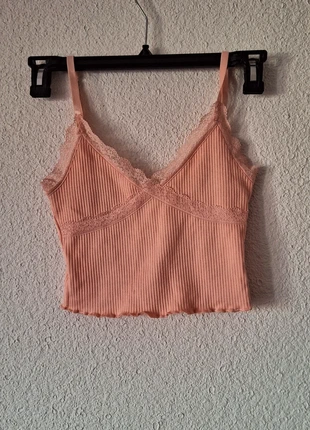 Crop top dentelle rose h&m, marque: H&M, état: Très bon état, taille: XS / 34 / 6, 5,00 €, 5,95 € Protection acheteurs incluse