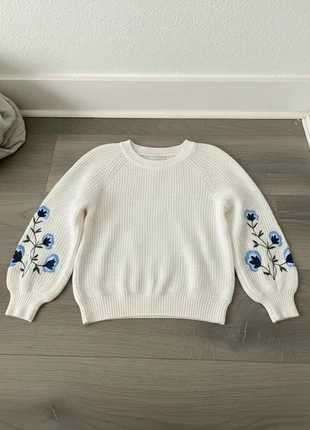 Pull écru en maille avec fleurs bleues brodées – Taille M, marke: Boutique Parisienne, zustand: Sehr gut, größe: M / 38 / 10, 48,90 €, 52,05 € inklusive Vinted-Käuferschutz