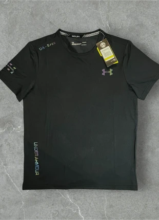 T-shirt Under Armour Tech Running réfléchissant/fluorescent noir M, marke: Under Armour, zustand: Neu, mit Etikett, größe: M, 25,00 €, 26,95 € inklusive Vinted-Käuferschutz