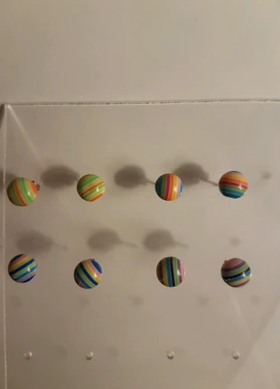 Lot de 4 paires de boucles d'oreille fantaisie multicolores , condition: New without tags, €1.00, €1.75 includes Buyer Protection