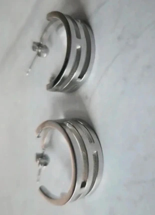 Paul Valentine oorbellen zilverkleurig ongedragen new, marque: Paul Valentine, état: Très bon état, 19,99 €, 21,69 € Protection acheteurs incluse