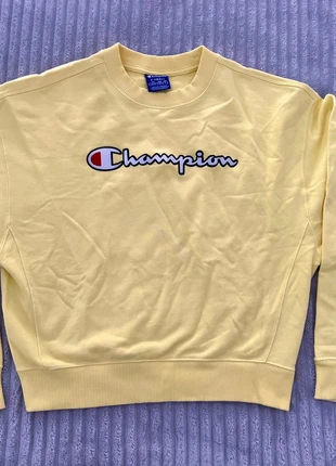 Yellow Champion Sweatshirt – Comfy & Stylish | Streetwear Vibes, marca: Champion, estado: Muito bom, tamanho: XS / 34 / 6, €25.00, €26.95 inclui Proteção do Comprador