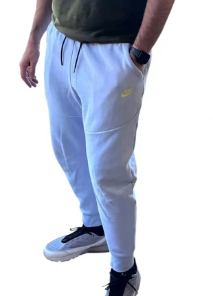 Pantalon - Jogging  - survêtement Nike Tech Fleece XL Tapered Bleu Pastel Glacier Confort Absolu, marke: Nike, zustand: Gut, größe: XL, 25,00 €, 26,95 € inklusive Vinted-Käuferschutz