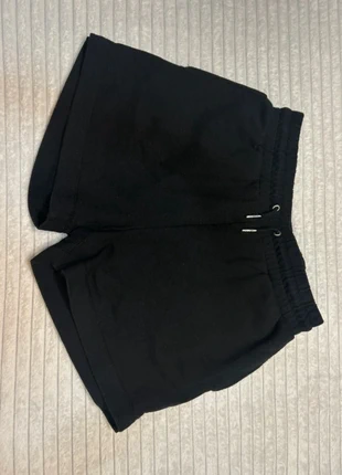 Pantalones de chándal cortos negros Primark Talla 34, marca: Primark, estado: Muy bueno, tamaño: XS / 34 / 6, 5,00 €, 5,95 € Protección al comprador incluida