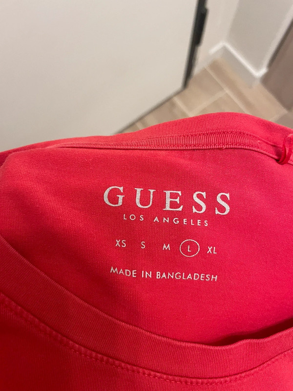 T-shirt Guess rossa 5