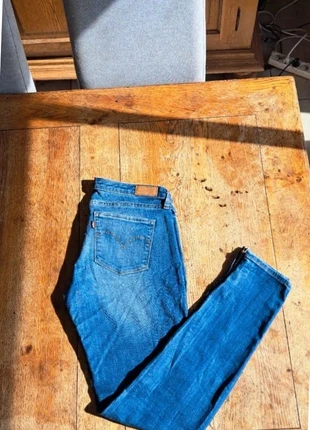 Jean Levi's San Francisco, marque: Levi's, état: Très bon état, taille: W29 | FR 38, 15,00 €, 16,45 € Protection acheteurs incluse