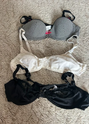Lot soutien gorge sans armature / avec coque, marca: Kiabi, estado: Muy bueno, tamaño: 85B, 4,00 €, 4,90 € Protección al comprador incluida