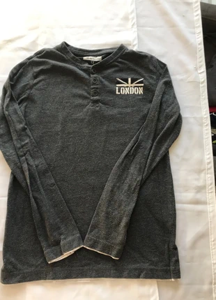 T-shirt gris 12 ans sans marque, état: Très bon état, taille: 12 ans / 152 cm, 3,00 €, 3,85 € Protection acheteurs incluse