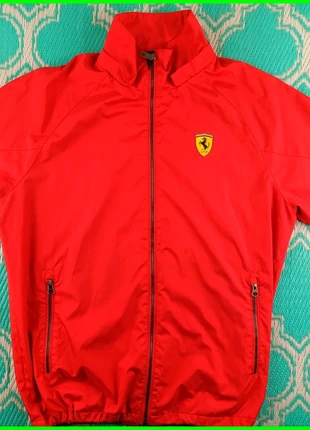 Coupe-vent Ferrari – Officiel Scuderia Ferrari, brand: Ferrari, condition: Very good, size: M, €29.90, €32.10 includes Buyer Protection Pro