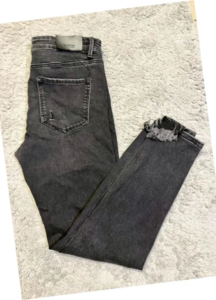 Jean Stradivarius gris regular taille haute femme effet destroy ourlets effilochés, marke: Stradivarius, zustand: Sehr gut, größe: L / 40 / 12, 14,99 €, 16,44 € inklusive Vinted-Käuferschutz