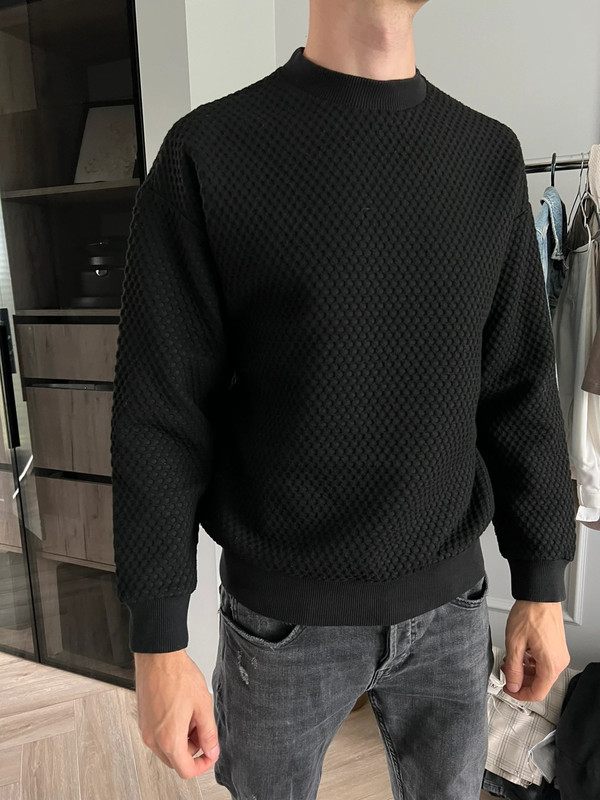 Juodas džemperis 2
