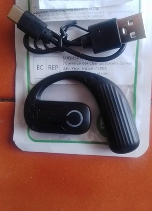 New Bluetooth earphone with earhook., marque: SUITABLE, état: Neuf sans étiquette, 10,00 €, 11,20 € Protection acheteurs incluse