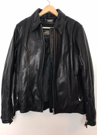 Lederjacke / Echtleder Motorradjacke mit sehr schönen Details in M von Power Trip aus den Staaten, merk: power trip, staat: Heel goed, maat: M, € 188,00, € 198,10 inclusief Kopersbescherming