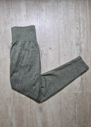 Legging shamless push-up NVGTN kaki taille M, brand: NVGTN, condition: Very good, size: M / 38 / 10, €15.00, €16.45 includes Buyer Protection
