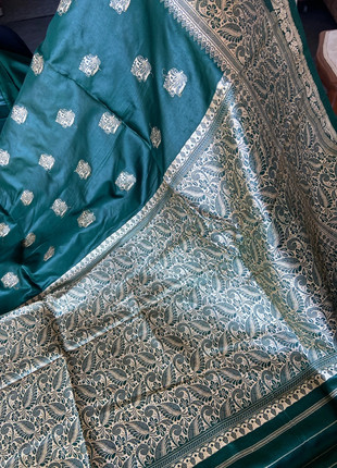 Sari indien vert émeraude brodé doré – 6 m x 1,10 m, état: Neuf sans étiquette, 45,00 €, 47,95 € Protection acheteurs incluse