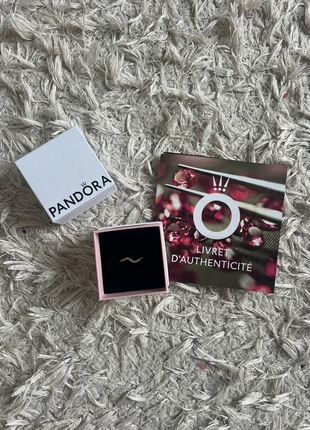 Bague Pandora vague scintillante, brand: Pandora, condizioni: Buone, taglia: 16,1 mm Ø / 10,5, €20.00, €21.70 include la Protezione acquisti