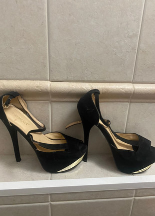 Tacones negros, état: Très bon état, taille: 37, 5,00 €, 5,95 € Protection acheteurs incluse