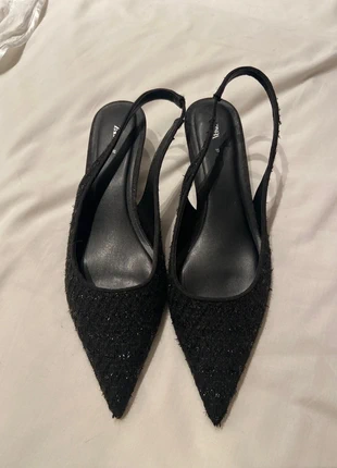 Tweed kittenheels, merk: Zara, staat: Nieuw zonder prijskaartje, maat: 37, € 20,00, € 21,70 inclusief Kopersbescherming