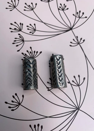 Perles cylindriques argentées métal, marque: perles, état: Très bon état, 2,00 €, 2,80 € Protection acheteurs incluse