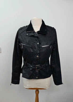 Veste / Manteau The Barbour Black Streak – Barbour International, taille 36 femmes, très bon état, merk: Barbour, staat: Heel goed, maat: S / 36 / 8, € 89,00, € 94,15 inclusief Kopersbescherming