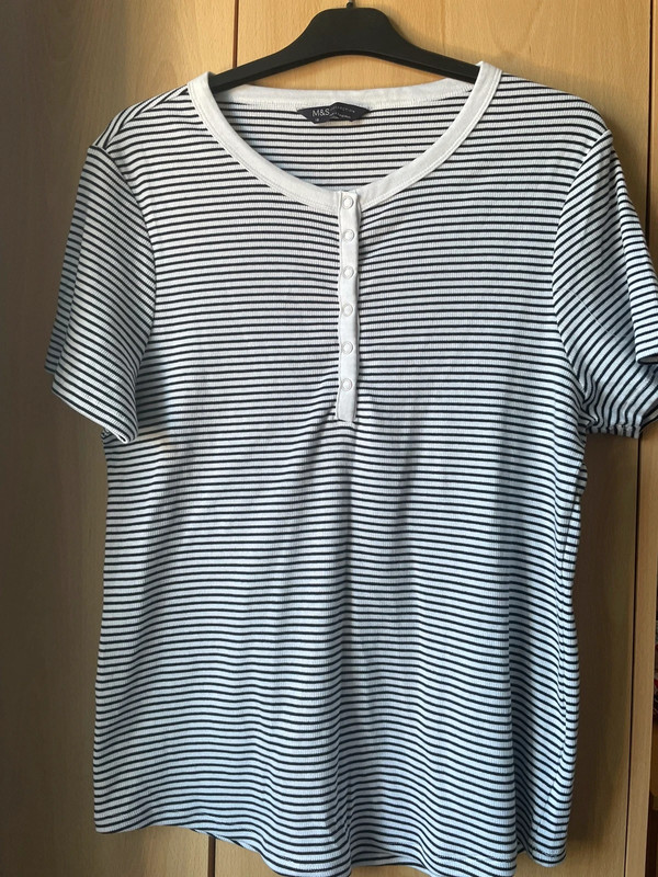 Woman’s stripped t shirt - Vinted