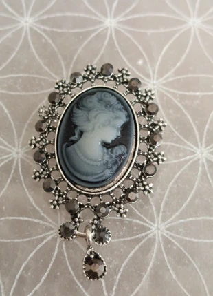 Broche camée, zustand: Neu, mit Etikett, 3,00 €, 3,85 € beinhaltet Vinted-Käuferschutz Pro