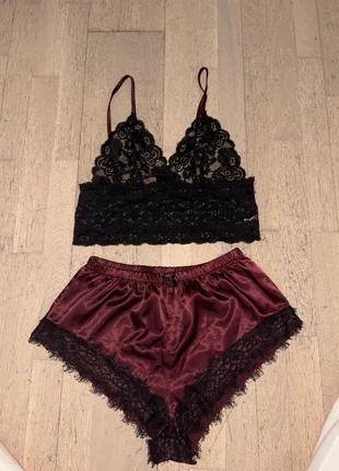 Pyjama, merk: Shein, staat: Heel goed, maat: M / 38 / 10, € 2,00, € 2,80 inclusief Kopersbescherming