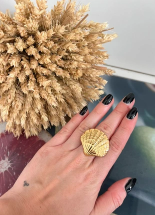 Bague gros coquillage, staat: Heel goed, maat: Aanpasbaar, € 14,00, € 15,40 inclusief Kopersbescherming Pro