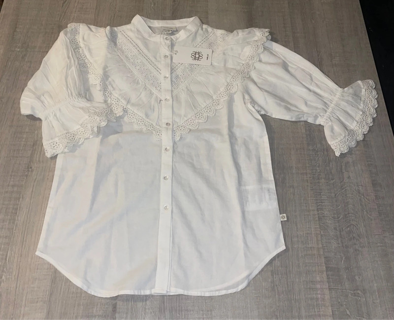 Geweldige nieuwe blouse van pomp de lux 1