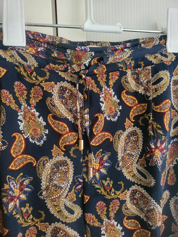 Pantalón de verano, estampado tipo paisley, tejido ligero, verano. Sfera XL 2