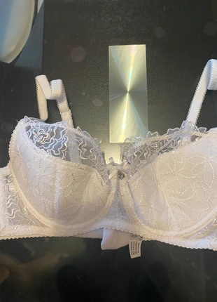 Soutien gorge semi soft, marque: Gorteks, état: Neuf avec étiquette, taille: 90B, 10,00 €, 11,20 € Protection acheteurs incluse