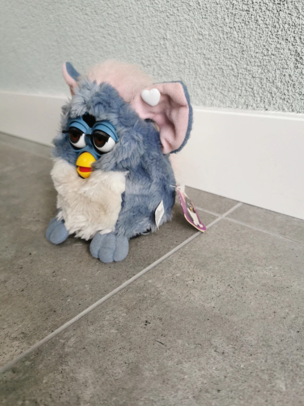 Furby 1998 70-800 (not working) with Box, tag, paperwork - toys