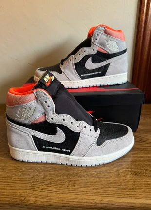 Jordan 1 high Neutral grey Hyper Crimson, marca: Jordan, estado: Nuevo con etiquetas, tamaño: 42,5, 190,00 €, 199,50 € Protección al comprador incluida