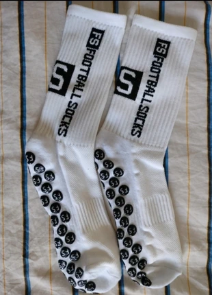 non-slip football socks, marke: Calcio, zustand: Neu, 5,00 €, 5,95 € inklusive Vinted-Käuferschutz