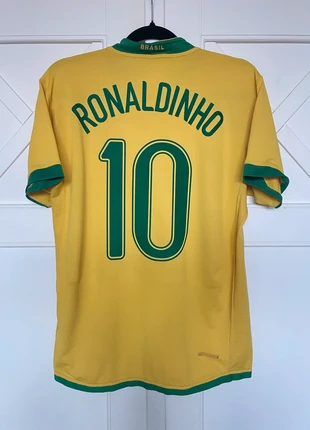 Brasil 2006 home kit Ronaldinho, marque: Nike, état: Très bon état, taille: S, 65,00 €, 68,95 € Protection acheteurs incluse