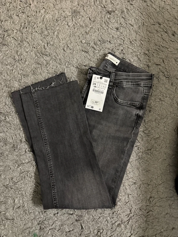 Low rise jeans
