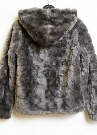 Pellicciotto Grigio con cappuccio ● Tg M, merk: Made In Italy, staat: Heel goed, maat: M / 38 / 10, € 19,00, € 20,65 inclusief Kopersbescherming