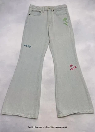 Rare Jean Large Obey Bleu clair Brodé Fleurs style 80's Retro Denim Pant - XS w25 /2554V, brand: Obey, condition: Very good, size: XS / 34 / 6, €49.00, €52.15 includes Buyer Protection Pro