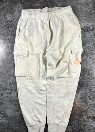 Jogging pant survêtement Nike blanc vintage y2k 2000s cargo floque Taille S/M, marke: Nike, zustand: Sehr gut, größe: M, 19,00 €, 20,65 € inklusive Vinted-Käuferschutz