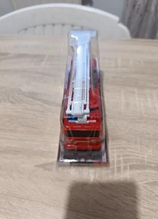 Camion de pompier, zustand: Neu, mit Etikett, größe: 3 Jahre / 98, 4,50 €, 5,43 € inklusive Vinted-Käuferschutz