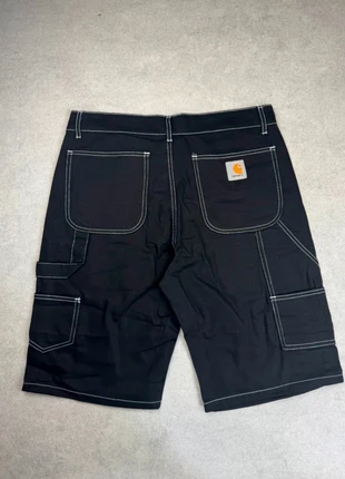 Short jort carhartt couleur noir couture blanche - rework | Taille M / 32, marque: Carhartt, état: Très bon état, taille: M, 20,00 €, 21,70 € Protection acheteurs incluse