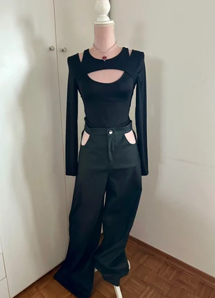 Pantaloni Neri Ampi con Cut-Out Laterali Sexy - Taglia S - Similpelle - Tezenis, marque: Tezenis, état: Neuf sans étiquette, taille: S / 36 / 8, 15,00 €, 16,45 € Protection acheteurs incluse