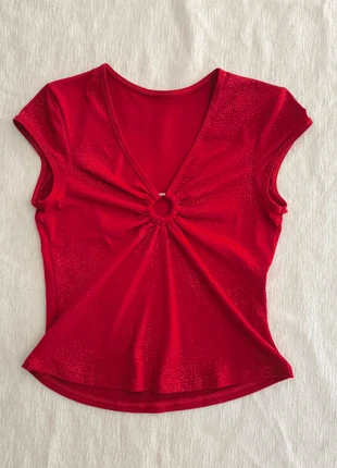Magnifique top t-shirt y2k paillettes moulant décolleté anneau 🎀, brand: y2k, condition: Very good, size: XS / 34 / 6, €22.00, €23.80 includes Buyer Protection Pro