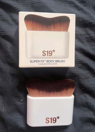 S19 Pincel para corpo flawless novo, merk: S13, staat: Nieuw met prijskaartje, € 10,00, € 11,20 inclusief Kopersbescherming