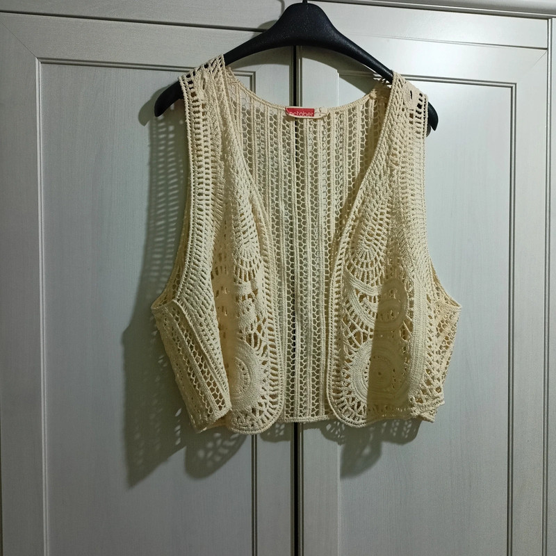 Chalequillo hilo/crochet beige. 1