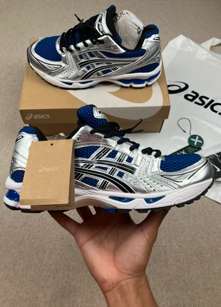 Asics Gel Kayano 14 Monaco Bleu Fonce Argenté Noir 44, marque: Asics, état: Neuf avec étiquette, taille: 44, 74,90 €, 79,35 € Protection acheteurs incluse
