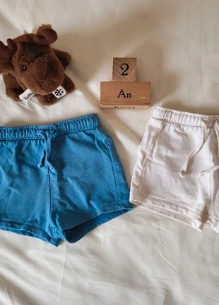 Lot de 2 shorts jogging Kiabi 2 ans vacances au soleil, brand: Kiabi, condizioni: Ottime, taglia: 24-36 mesi / 92 cm, €5.00, €5.95 include la Protezione acquisti