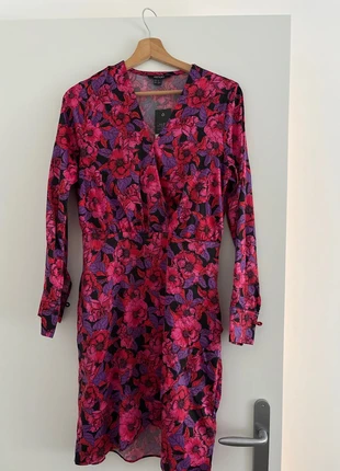 Jolie robe fleurie effet satiné, marca: Esmara, estado: Novo com etiquetas, tamanho: L / 40 / 12, €5.00, €5.95 inclui Proteção do Comprador